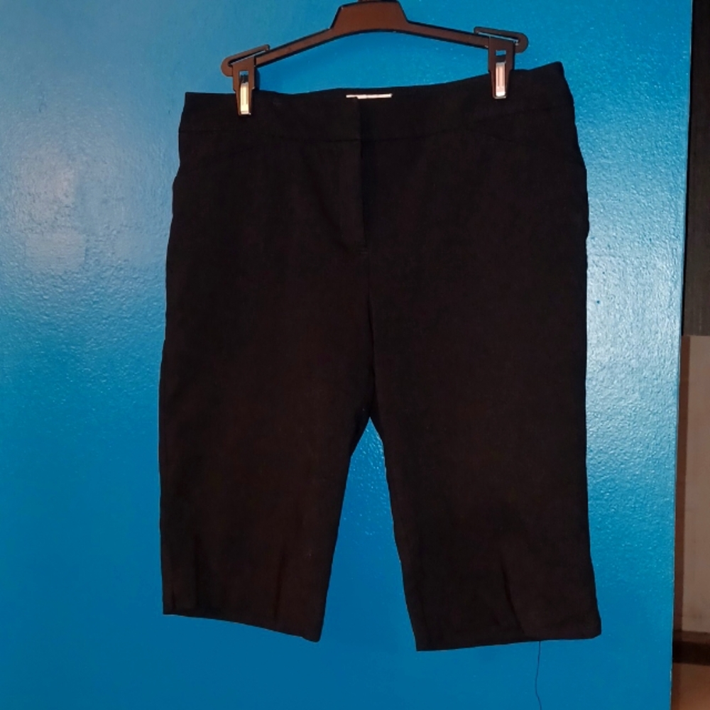 Chico's So Slimming black Bermuda shorts. Chico's size 0 which is a 4